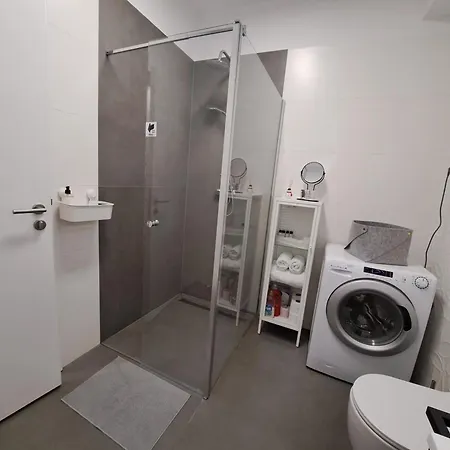 Stunning New With Free Parking Near City Centre