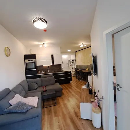 Appartement Stunning New With Free Parking Near City Centre